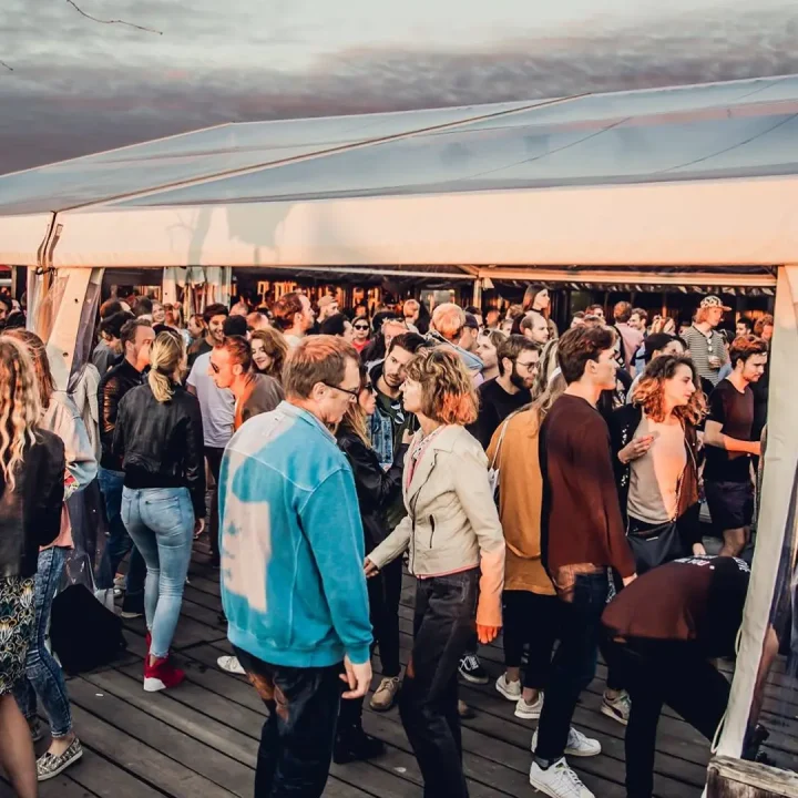 Aluhal Tent huren