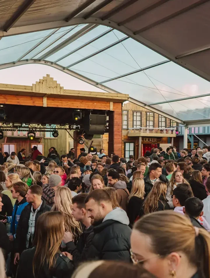 Booghal tent strandpaviljoen Colorado Charlie